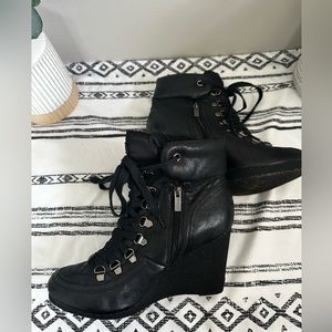 Kenneth Cole Black Wedge lace ups